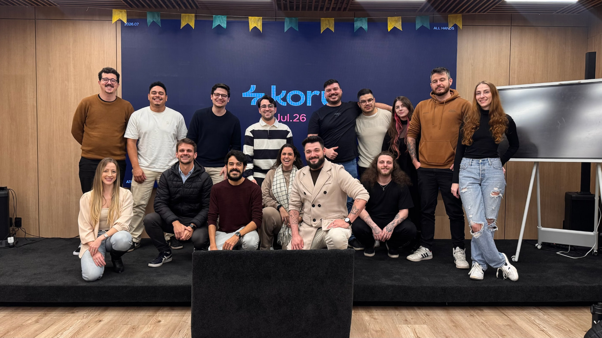Equipe KORY trabalhando em conjunto